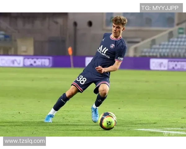 加维领衔的足球新星崛起，助力球队重返巅峰之路